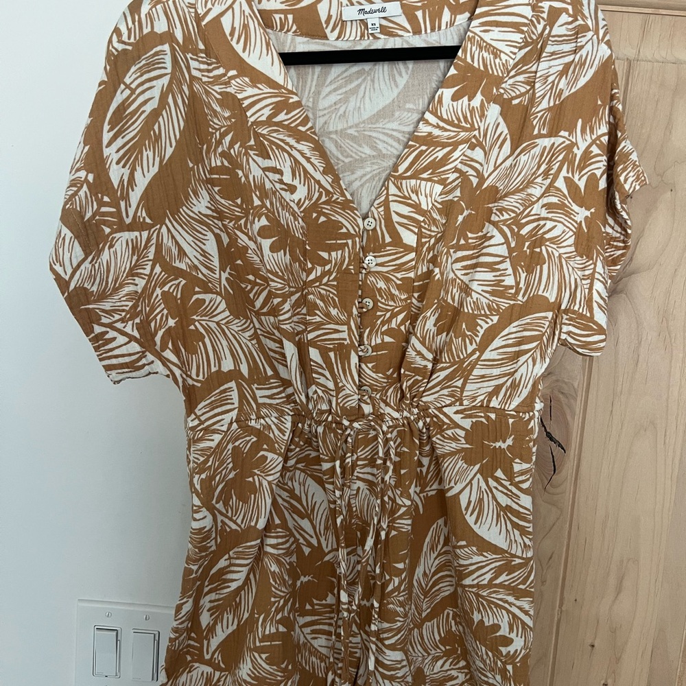 Madewell Tan and White Leaf Pattern Dress